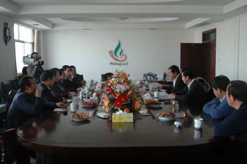 瓜州縣、金塔縣領(lǐng)導(dǎo)來公司慰問