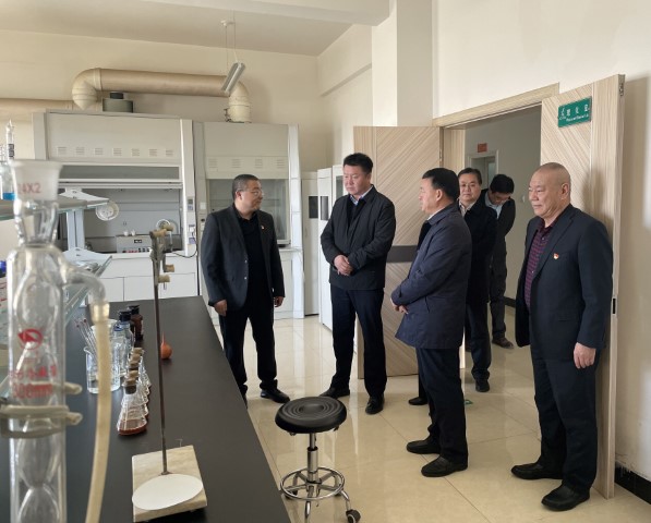 酒泉市政府黨組成員、副市長哈里別克來敦煌種業(yè)調(diào)研指導(dǎo)工作